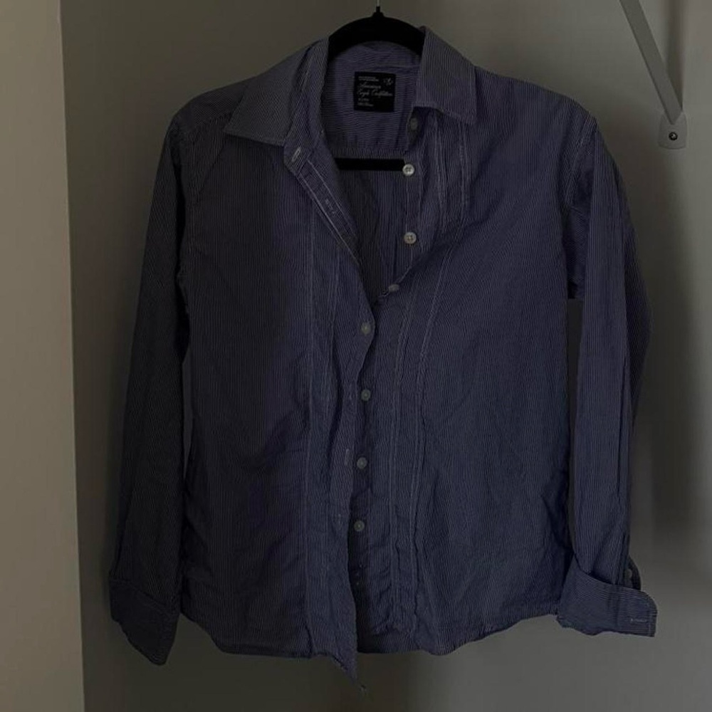 American Eagle Outfitters Blue and White Striped Button-Up Shirt